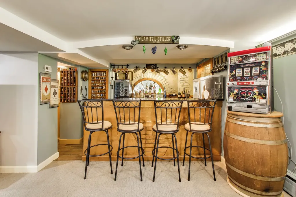 6732 West Rascher Avenue Chicago IL 60656
