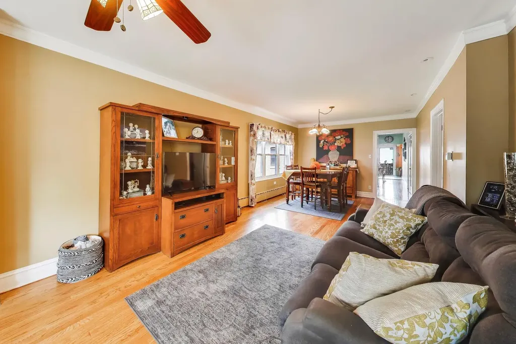 6732 West Rascher Avenue Chicago IL 60656