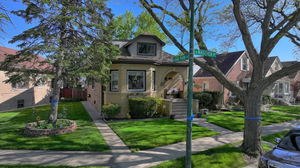 6732 West Rascher Avenue Chicago IL 60656