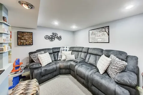 6732 West Rascher Avenue Chicago IL 60656