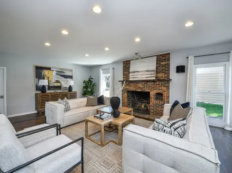 632 Olesen Drive Naperville IL 60540