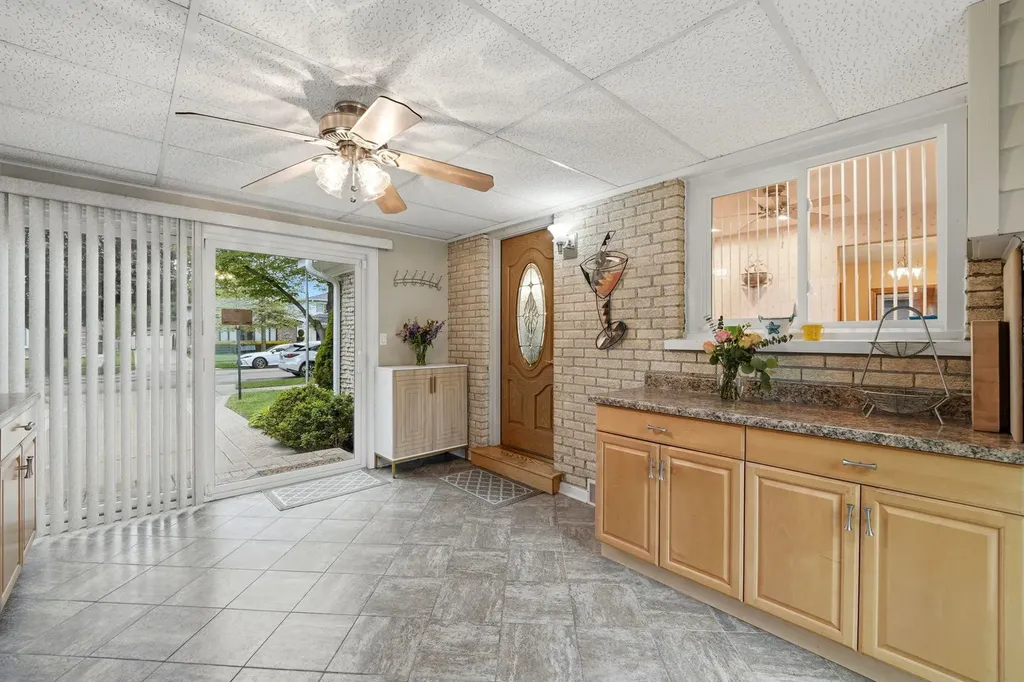 9437 North Lockwood Avenue Skokie IL 60077