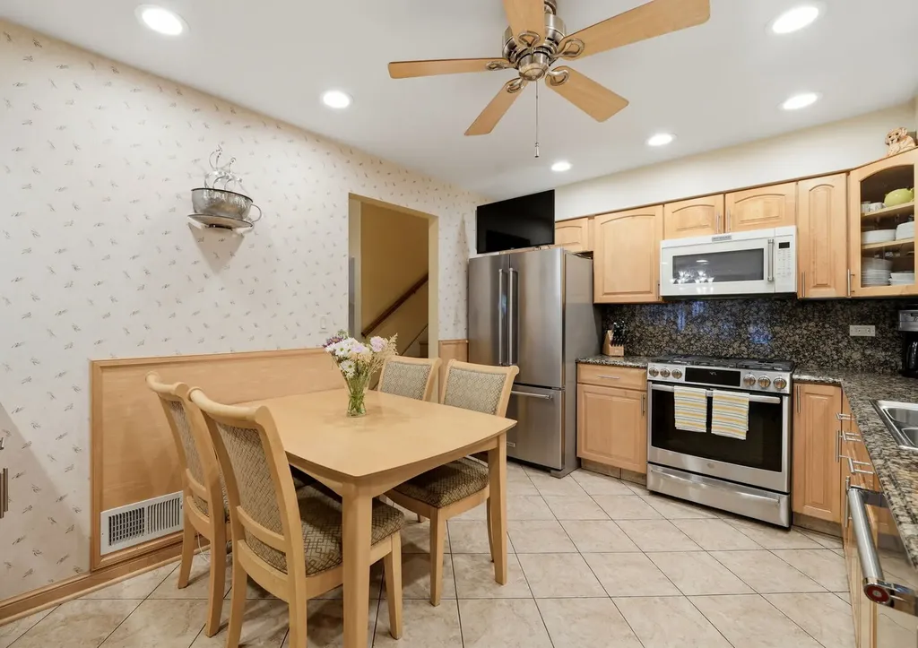 9437 North Lockwood Avenue Skokie IL 60077