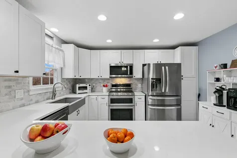 313 South Elm Street Manteno IL 60950