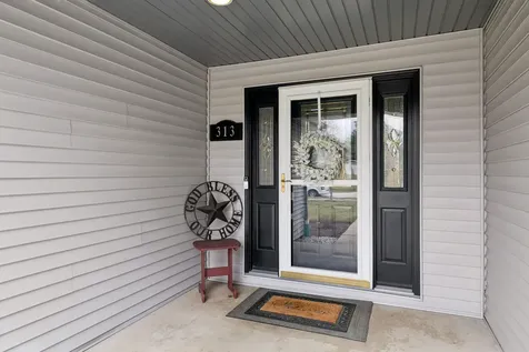 313 South Elm Street Manteno IL 60950