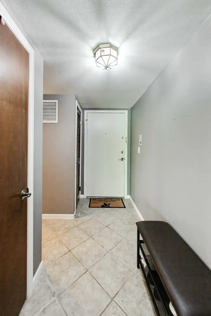 5400 Carriageway Drive Rolling Meadows IL 60008