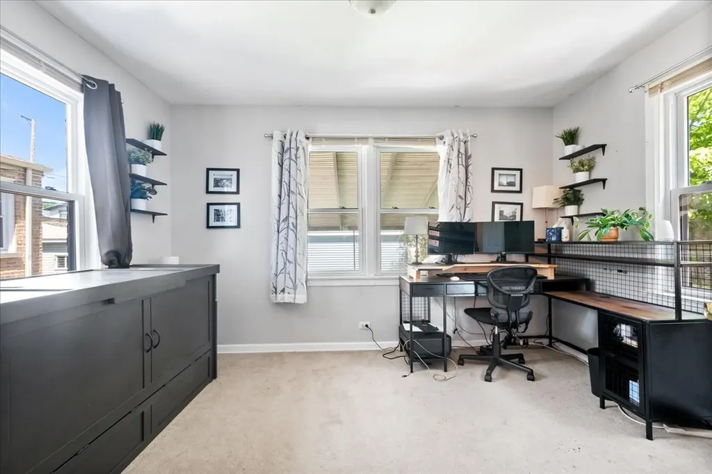 2504 West Jarvis Avenue Chicago IL 60645