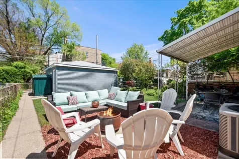 2504 West Jarvis Avenue Chicago IL 60645