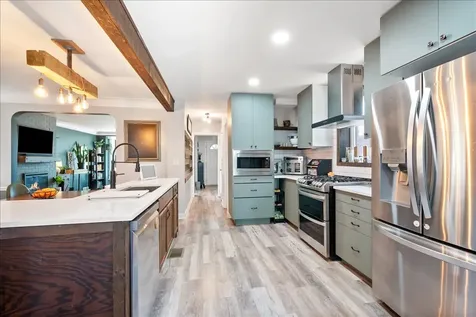 2504 West Jarvis Avenue Chicago IL 60645