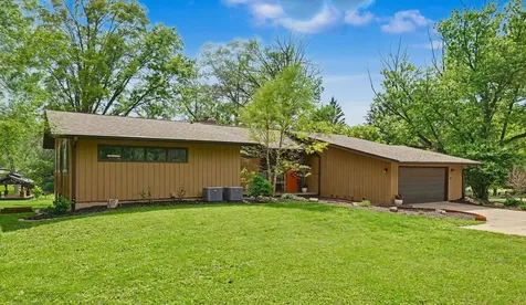 1010 Parkview Drive Mahomet IL 61853