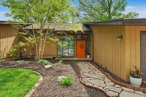 1010 Parkview Drive Mahomet IL 61853
