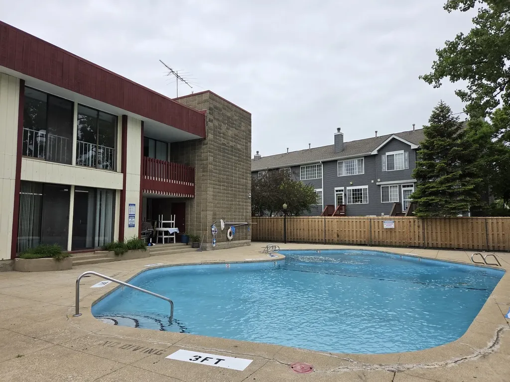 5450 Astor Lane Rolling Meadows IL 60008