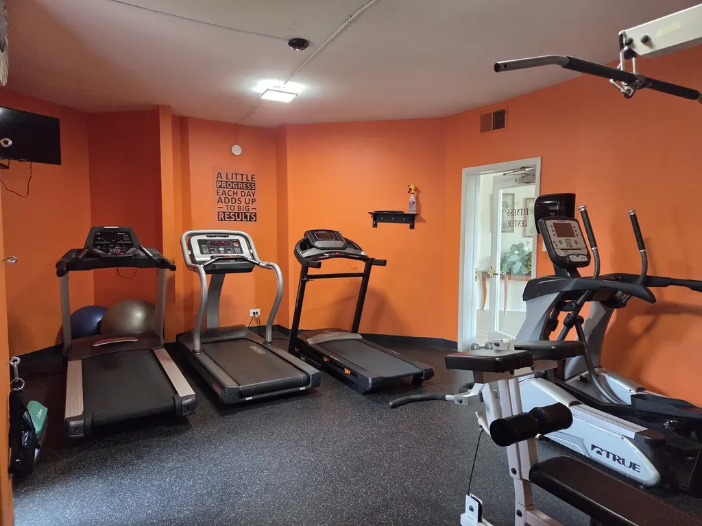 5450 Astor Lane Rolling Meadows IL 60008