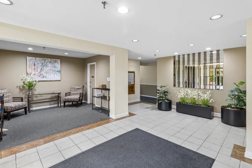 5450 Astor Lane Rolling Meadows IL 60008