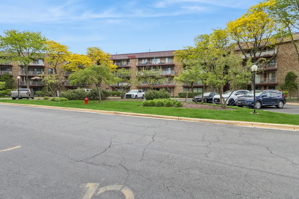 5450 Astor Lane Rolling Meadows IL 60008