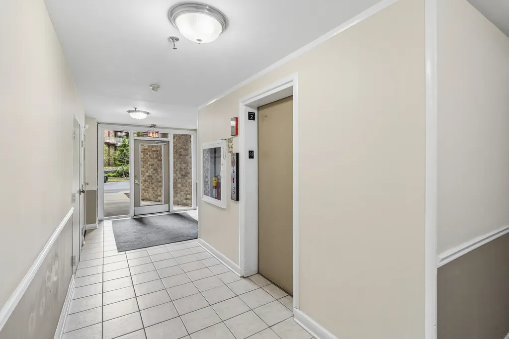 5450 Astor Lane Rolling Meadows IL 60008