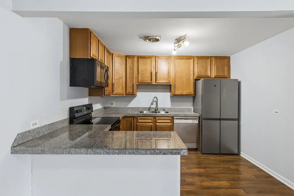 5450 Astor Lane Rolling Meadows IL 60008