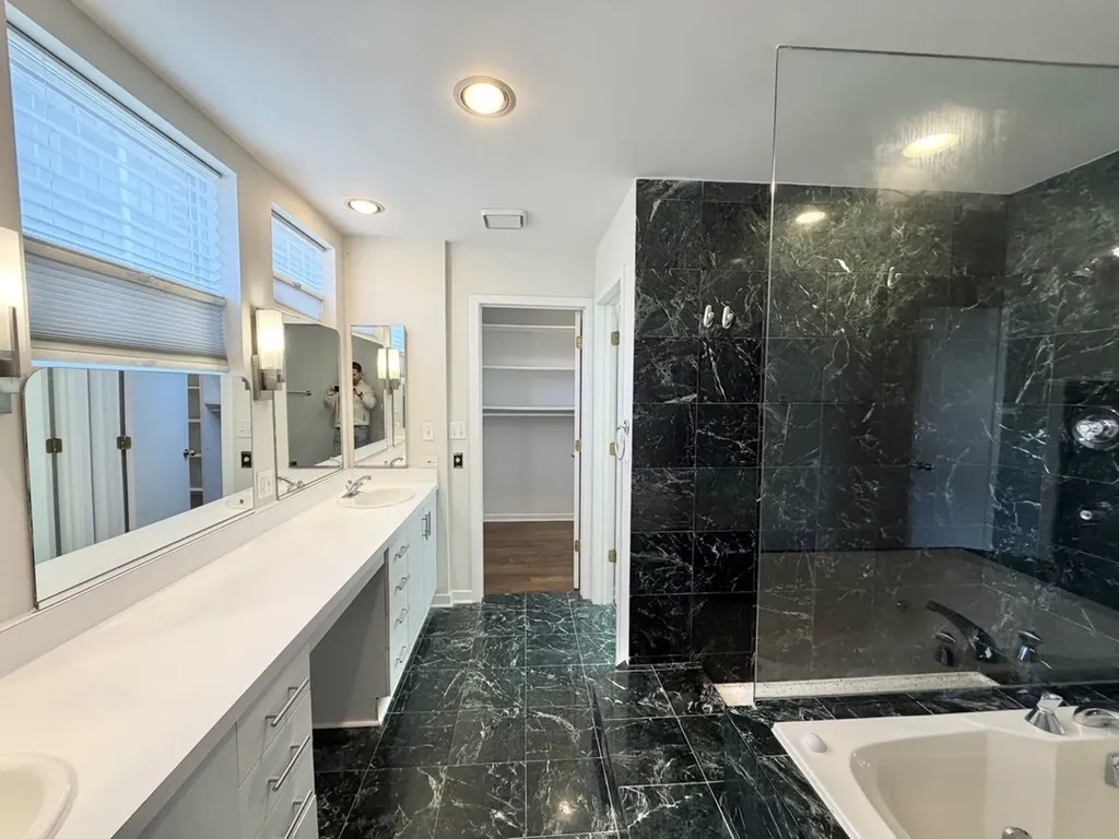 2717 North Lehmann Court Chicago IL 60614