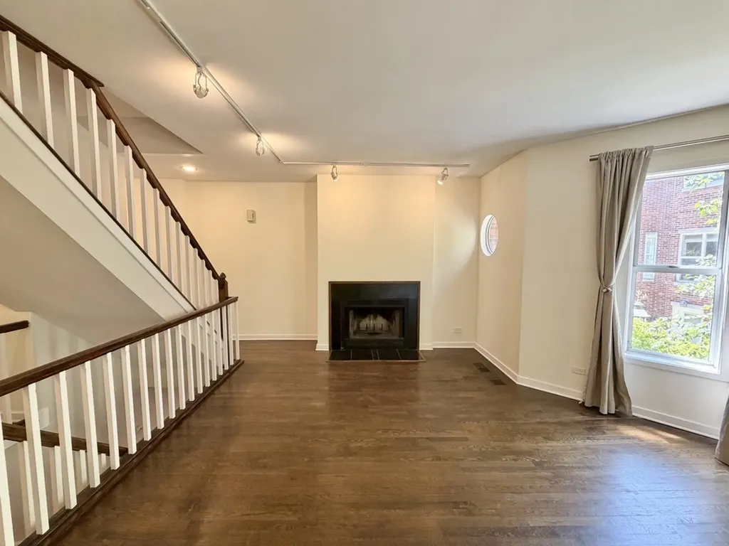 2717 North Lehmann Court Chicago IL 60614