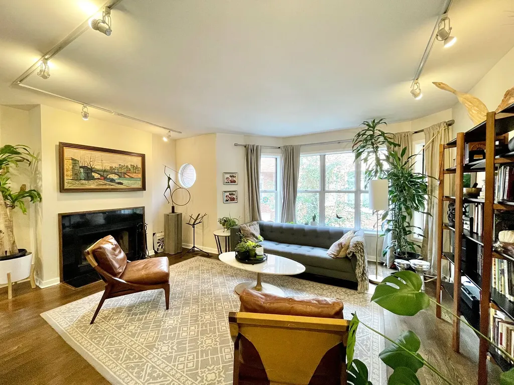 2717 North Lehmann Court Chicago IL 60614