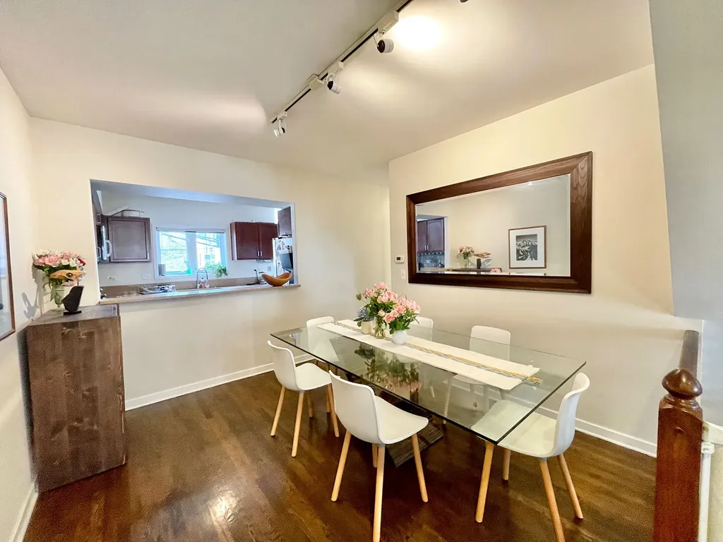 2717 North Lehmann Court Chicago IL 60614