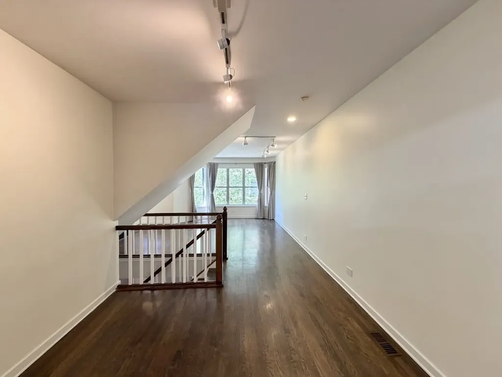2717 North Lehmann Court Chicago IL 60614