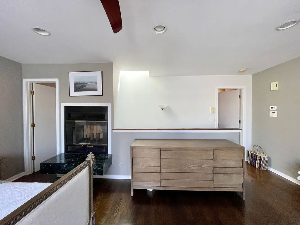 2717 North Lehmann Court Chicago IL 60614