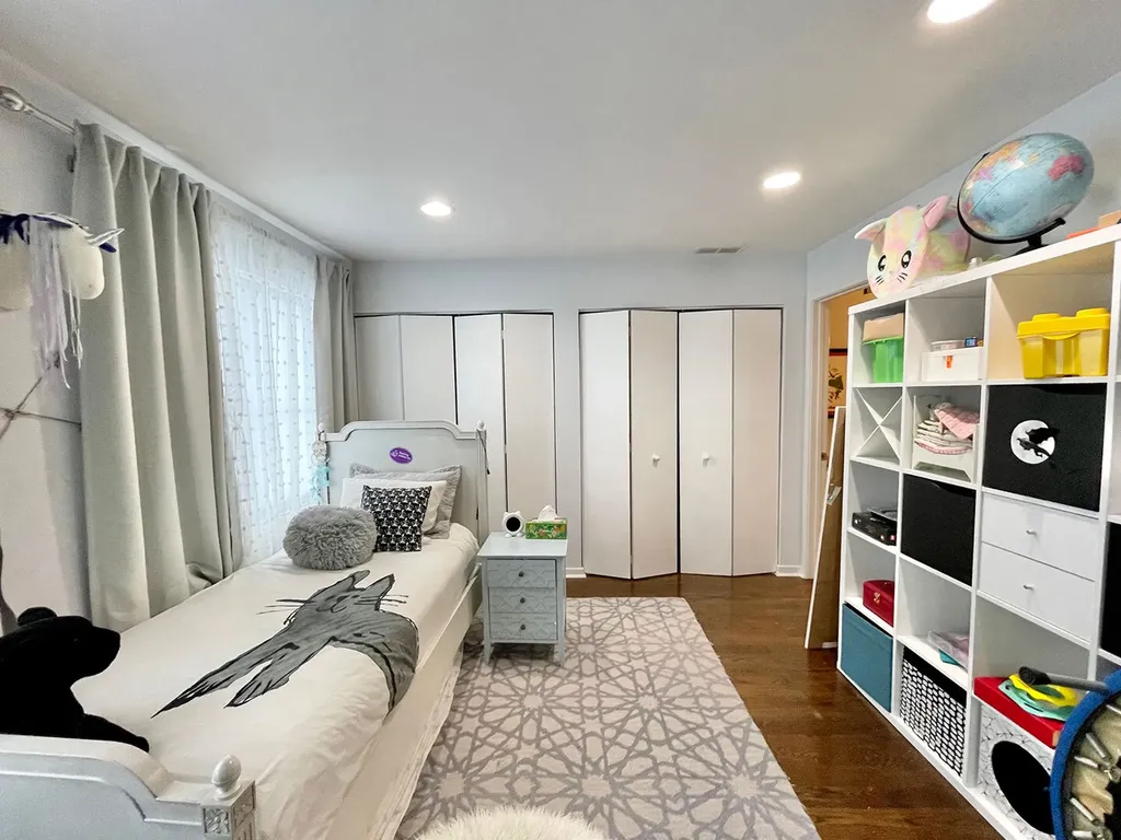 2717 North Lehmann Court Chicago IL 60614