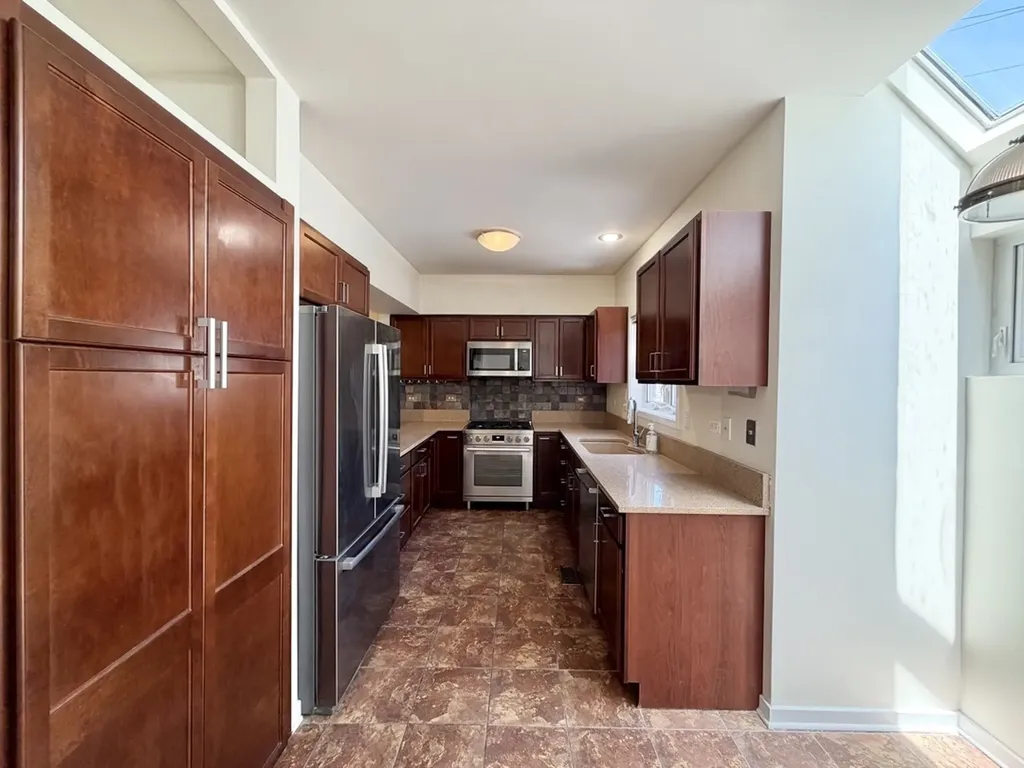 2717 North Lehmann Court Chicago IL 60614