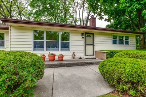 1284 Deerfield Place Highland Park IL 60035