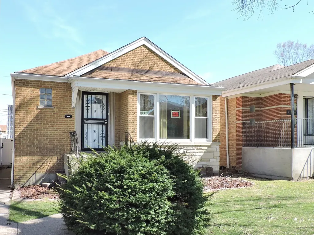 8005 South Campbell Avenue Chicago IL 60652