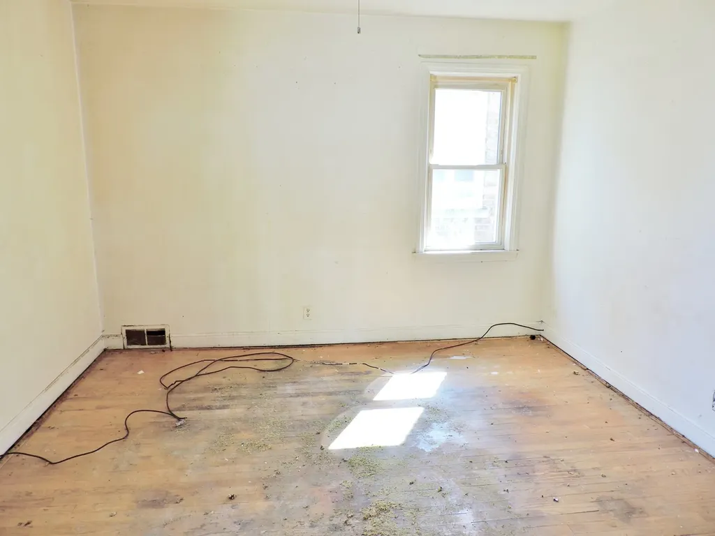8005 South Campbell Avenue Chicago IL 60652