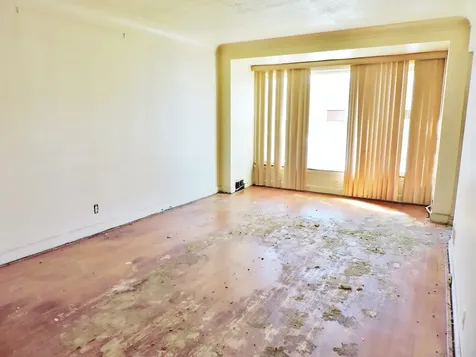 8005 South Campbell Avenue Chicago IL 60652