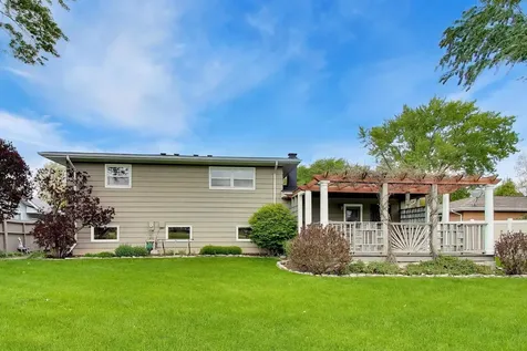 1976 Robert Street Aurora IL 60506