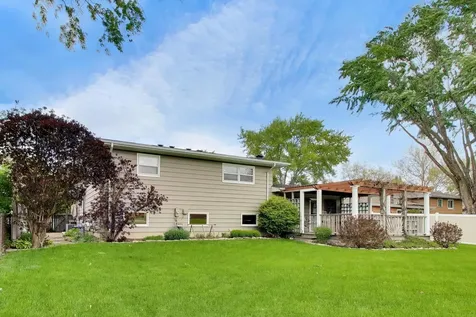 1976 Robert Street Aurora IL 60506
