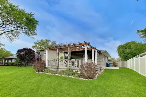1976 Robert Street Aurora IL 60506