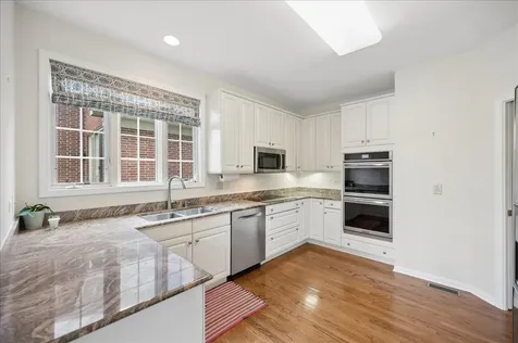2288 Royal Ridge Drive Northbrook IL 60062