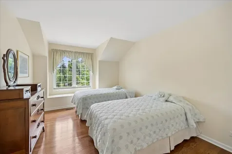 2288 Royal Ridge Drive Northbrook IL 60062