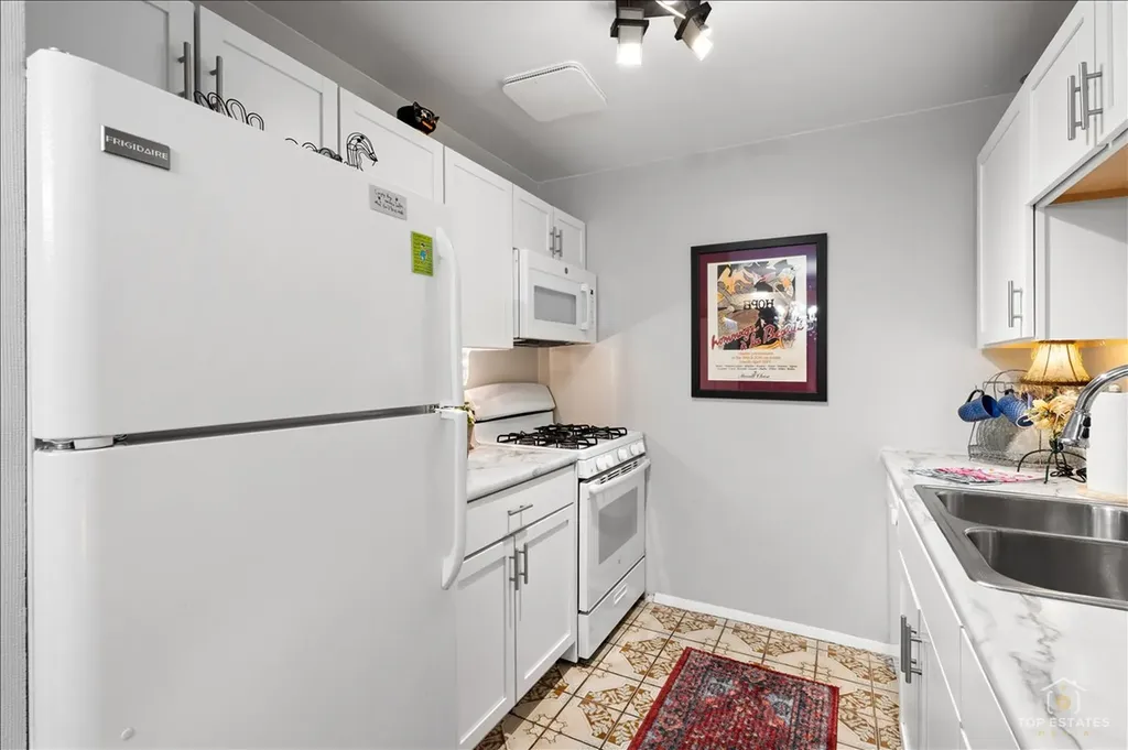 20A Kingery Quarter Willowbrook IL 60527