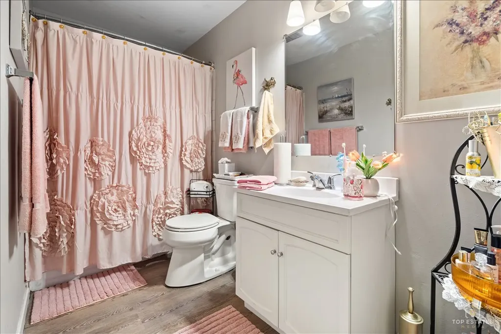 20A Kingery Quarter Willowbrook IL 60527