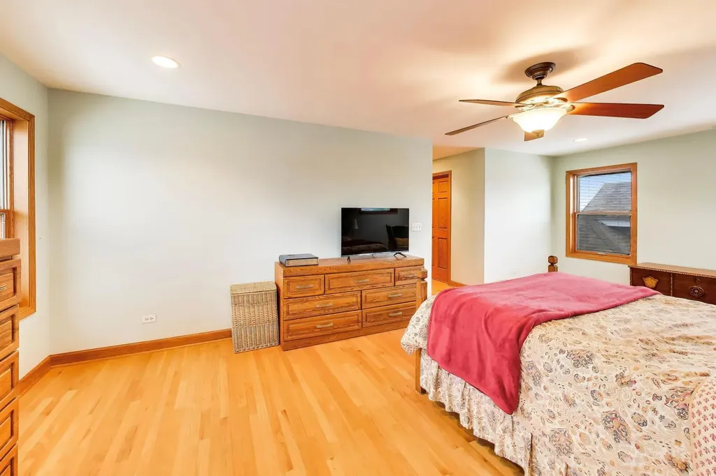3505 North Nottingham Avenue Chicago IL 60634