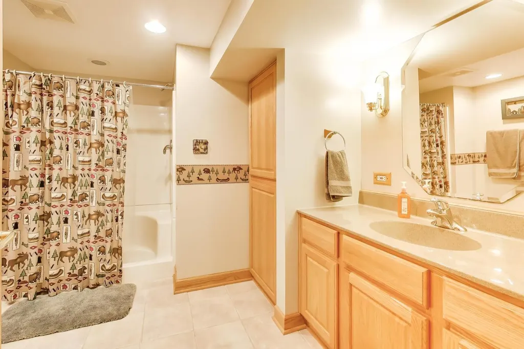 3505 North Nottingham Avenue Chicago IL 60634