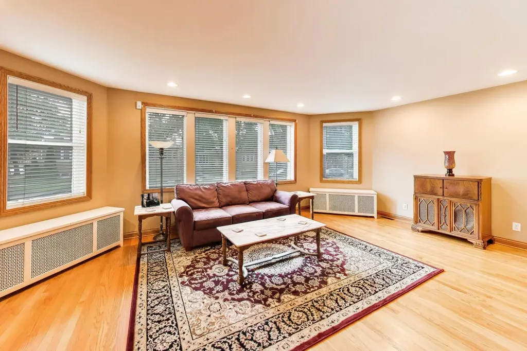 3505 North Nottingham Avenue Chicago IL 60634