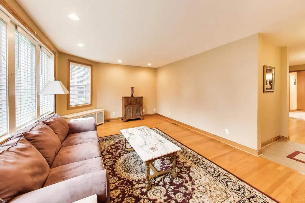 3505 North Nottingham Avenue Chicago IL 60634