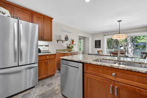 223 Willow Lane Geneva IL 60134