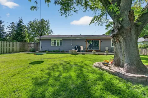 223 Willow Lane Geneva IL 60134