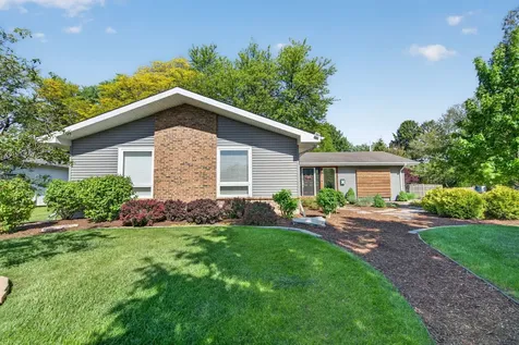 223 Willow Lane Geneva IL 60134