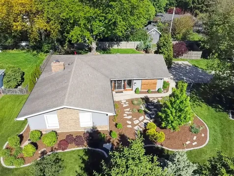223 Willow Lane Geneva IL 60134