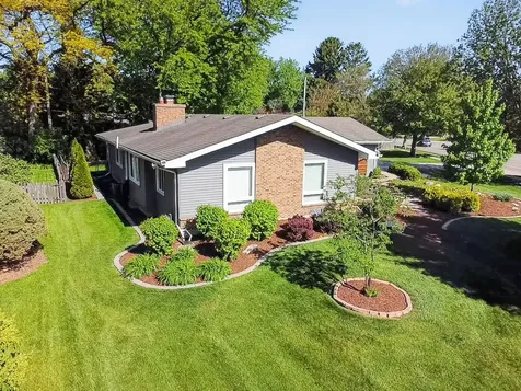 223 Willow Lane Geneva IL 60134
