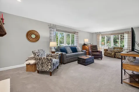 223 Willow Lane Geneva IL 60134